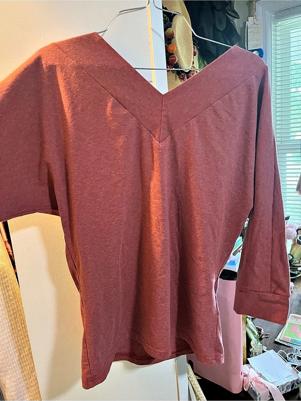 Freddies of Pinewood Women's V-Neck Batwing blouse Pinky Rust colored Size XL